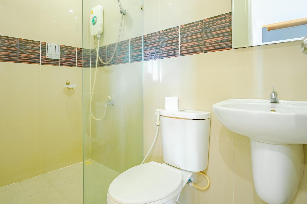 Oyo 303 Phoomjai House Apartamento Chalong Exterior foto