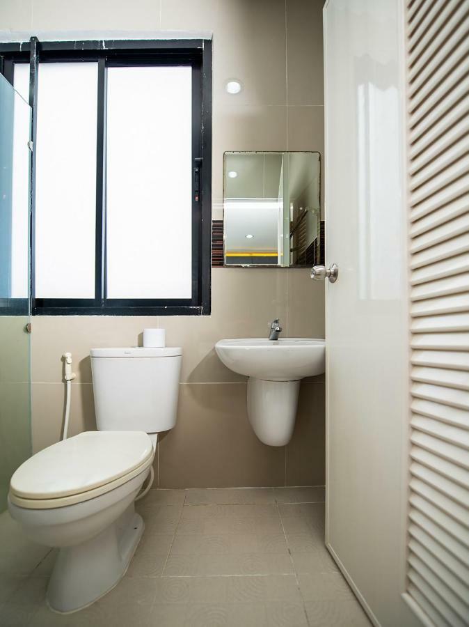Oyo 303 Phoomjai House Apartamento Chalong Exterior foto